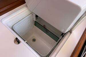 2010 Beneteau Oceanis 43 thumbnail 39