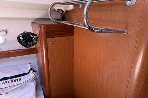 2010 Beneteau Oceanis 43 thumbnail 59