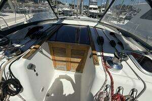 2010 Beneteau Oceanis 43 thumbnail 21