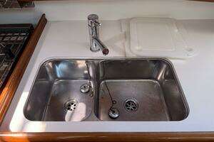 2010 Beneteau Oceanis 43 thumbnail 44