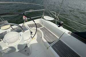 2003 Beneteau 361 thumbnail 9