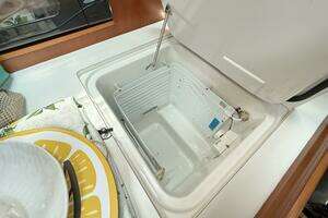 2003 Beneteau 361 thumbnail 22