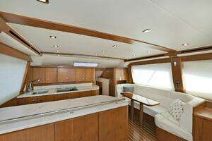 2015 Tiara Yachts 48 Convertible thumbnail 16