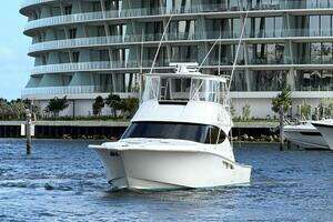 2015 Tiara Yachts 48 Convertible thumbnail 4