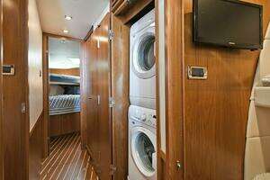 2015 Tiara Yachts 48 Convertible thumbnail 33