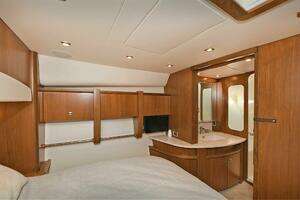 2015 Tiara Yachts 48 Convertible thumbnail 27