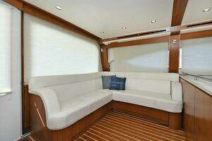 2015 Tiara Yachts 48 Convertible thumbnail 23