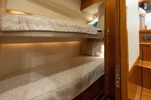 48FT (14.63M) TIARA YACHTS