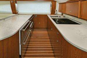 2015 Tiara Yachts 48 Convertible thumbnail 34