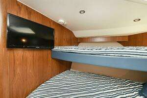 2015 Tiara Yachts 48 Convertible thumbnail 37