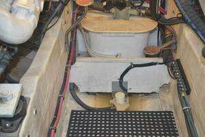 2001 Tiara Yachts 4100 Open thumbnail 27