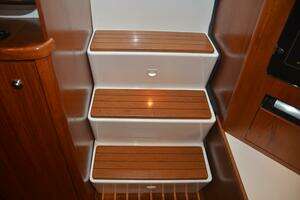 2001 Tiara Yachts 4100 Open thumbnail 3