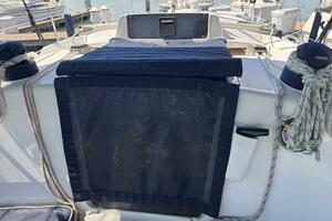 Treinta y Tres 33ft Hunter Yacht For Sale
