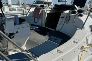 Treinta y Tres 33ft Hunter Yacht For Sale