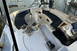 Treinta y Tres 33ft Hunter Yacht For Sale