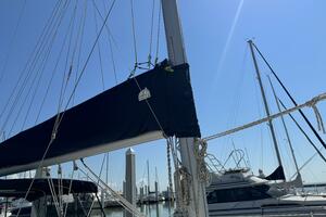 Treinta y Tres 33ft Hunter Yacht For Sale