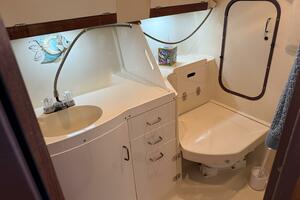 Treinta y Tres 33ft Hunter Yacht For Sale