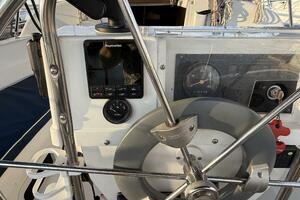 Treinta y Tres 33ft Hunter Yacht For Sale