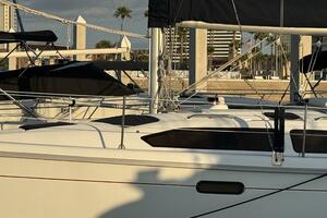 Treinta y Tres 33ft Hunter Yacht For Sale