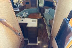 Treinta y Tres 33ft Hunter Yacht For Sale