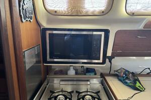 Treinta y Tres 33ft Hunter Yacht For Sale