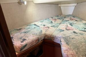Treinta y Tres 33ft Hunter Yacht For Sale