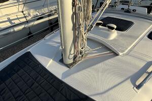 Treinta y Tres 33ft Hunter Yacht For Sale
