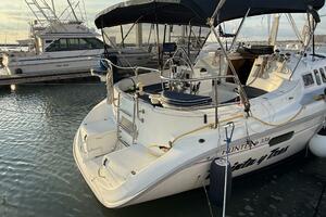 Treinta y Tres 33ft Hunter Yacht For Sale