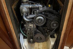 Treinta y Tres 33ft Hunter Yacht For Sale