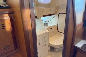Treinta y Tres 33ft Hunter Yacht For Sale