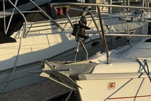 Treinta y Tres 33ft Hunter Yacht For Sale