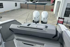 Photo 5615930 for 2026 Four Winns H9  