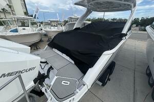 Photo 5615926 for 2026 Four Winns H9  