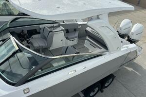 Photo 5615952 for 2026 Four Winns H9  