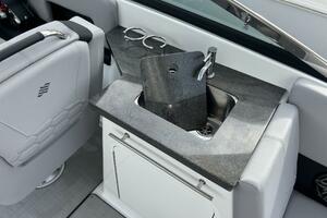 Photo 5615937 for 2026 Four Winns H9  