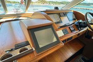 58FT (17.68M) TIARA YACHTS