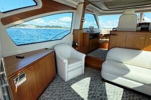 58FT (17.68M) TIARA YACHTS