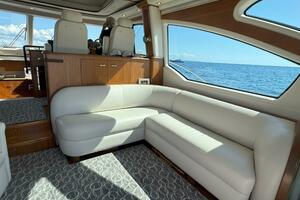 58FT (17.68M) TIARA YACHTS