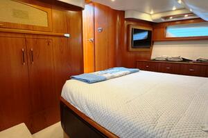 58FT (17.68M) TIARA YACHTS