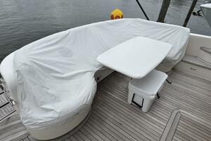 58FT (17.68M) TIARA YACHTS