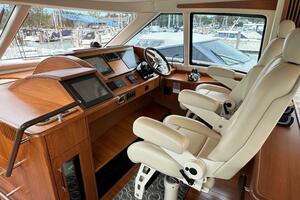 58FT (17.68M) TIARA YACHTS