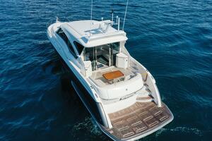 58FT (17.68M) TIARA YACHTS
