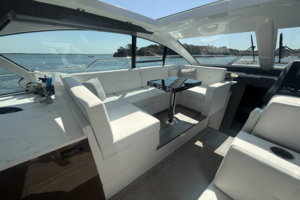 50FT (15.24M) CRUISERS YACHTS
