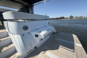 50FT (15.24M) CRUISERS YACHTS