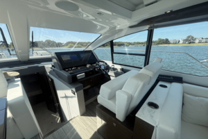 50FT (15.24M) CRUISERS YACHTS