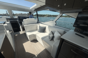 50FT (15.24M) CRUISERS YACHTS