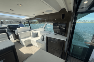 50FT (15.24M) CRUISERS YACHTS