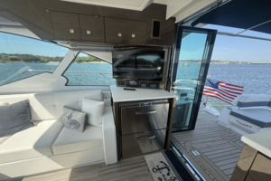 50FT (15.24M) CRUISERS YACHTS