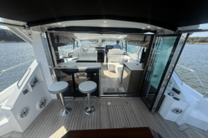 50FT (15.24M) CRUISERS YACHTS