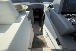 50FT (15.24M) CRUISERS YACHTS